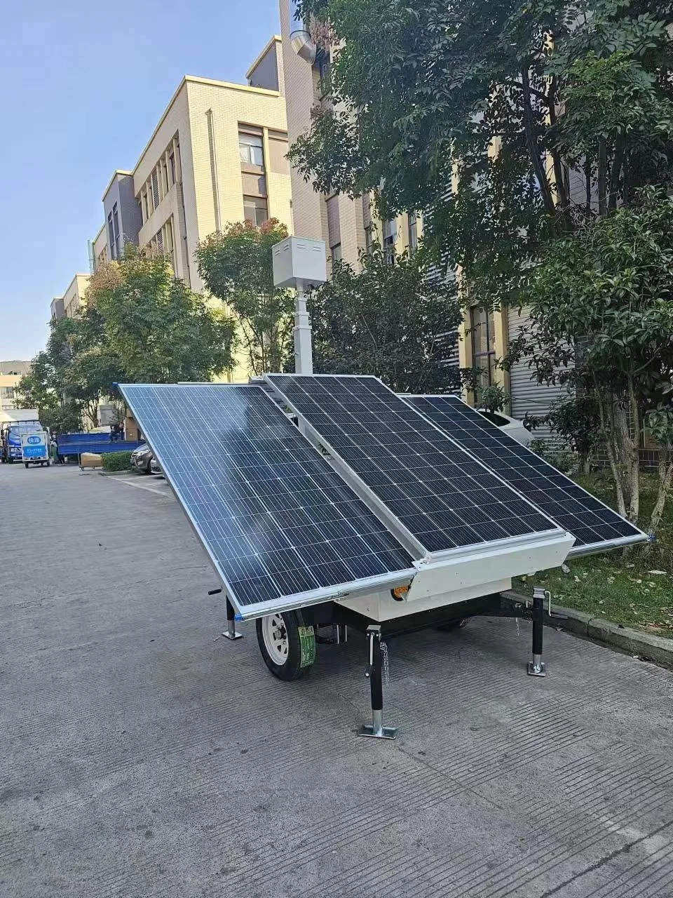 Construction Site Lighting & Monitoring 10KW CCTV Solar Security Camera Trailer Tower