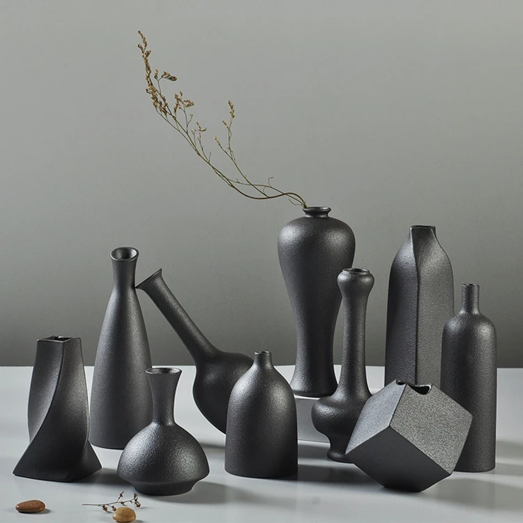 2022 New Creative Modern Unique Matte Black Ceramic Nordic Vase for Flowers Home Decor