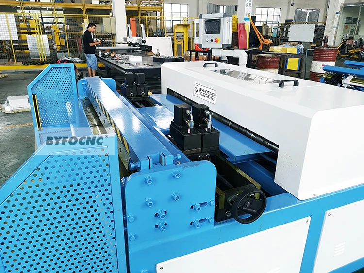 Rectangular duct making machine/ steel pipe making machine/ air duct making auto line 3