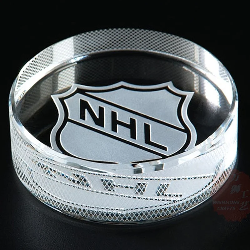Wholesale Custom Engraving K9 Grade Crystal Paperweight Ice Hockey Puck Shape Glass Paperweights For Competition Souvenir CPW-02
