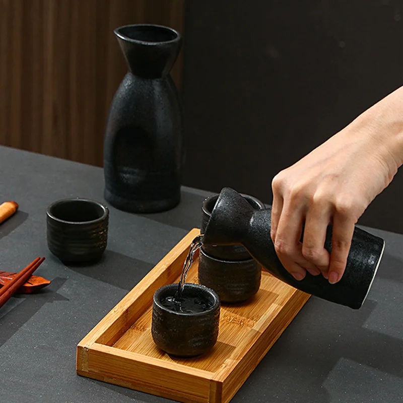 Japanese-Style Mini Ceramic Wine Flask Set for Party Sushi Restaurant Warm Wine Flask Cup Small Cups