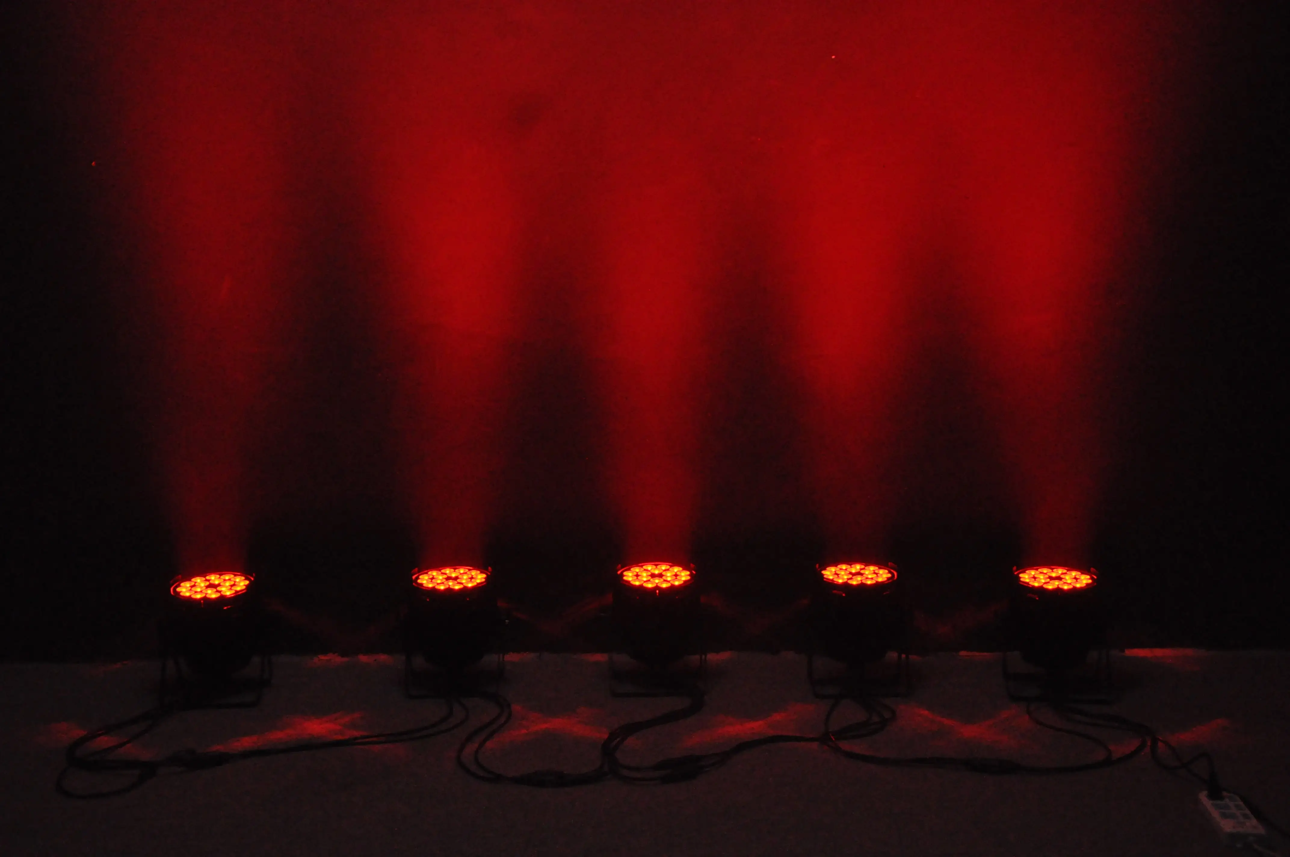 Winlite high bright 18x4in1 RGBW 10w aluminum led par can light par64