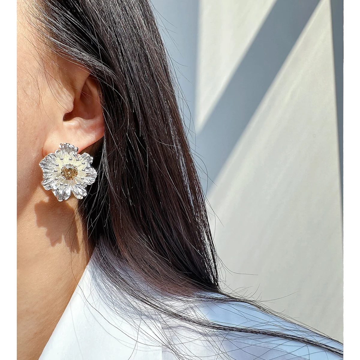 Copper plated real gold small cold silver three-dimensional flower earrings inset purple zircon exaggerated earrings 102