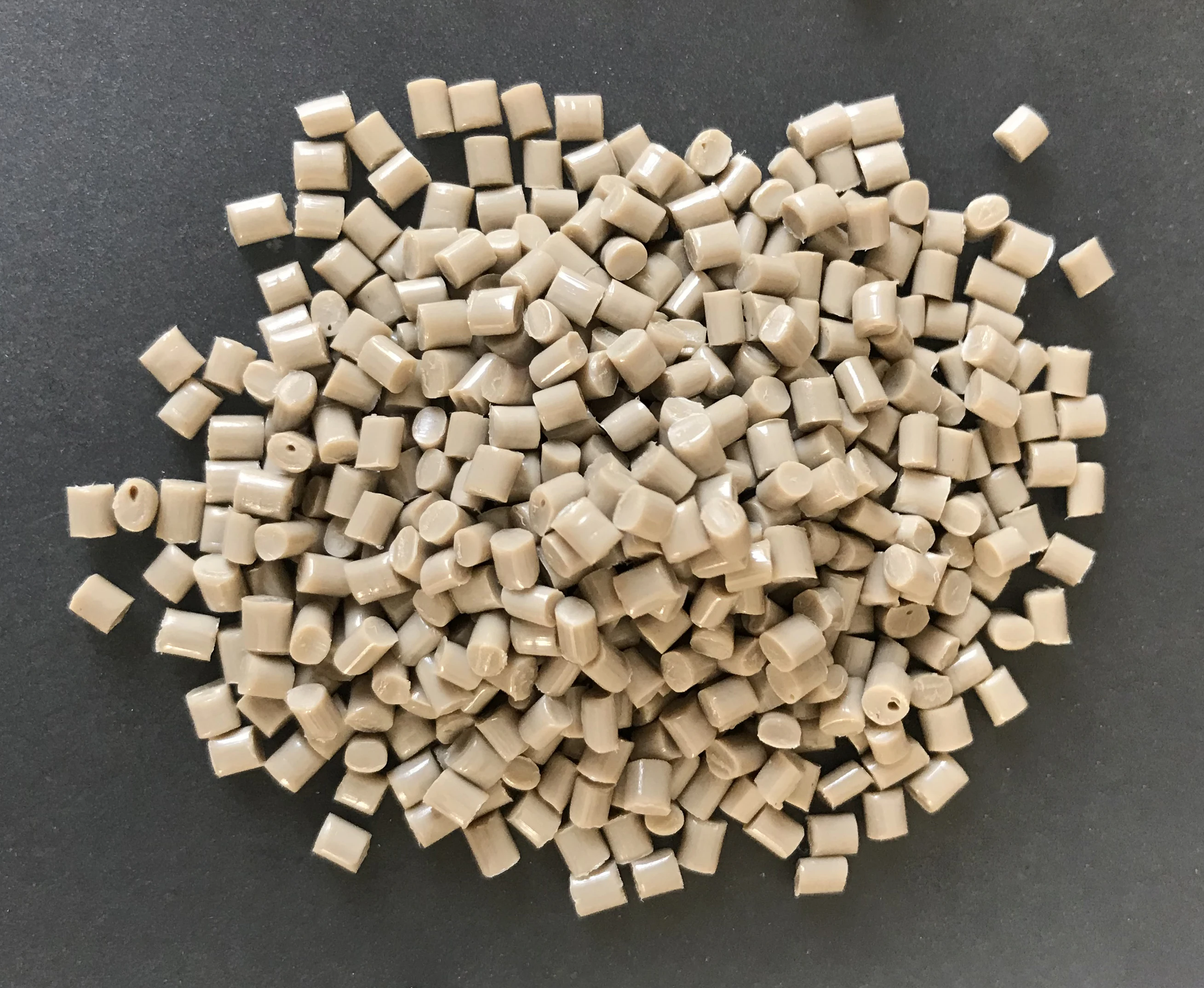 Глянцевые гранулы, пластиковые гранулы, производители