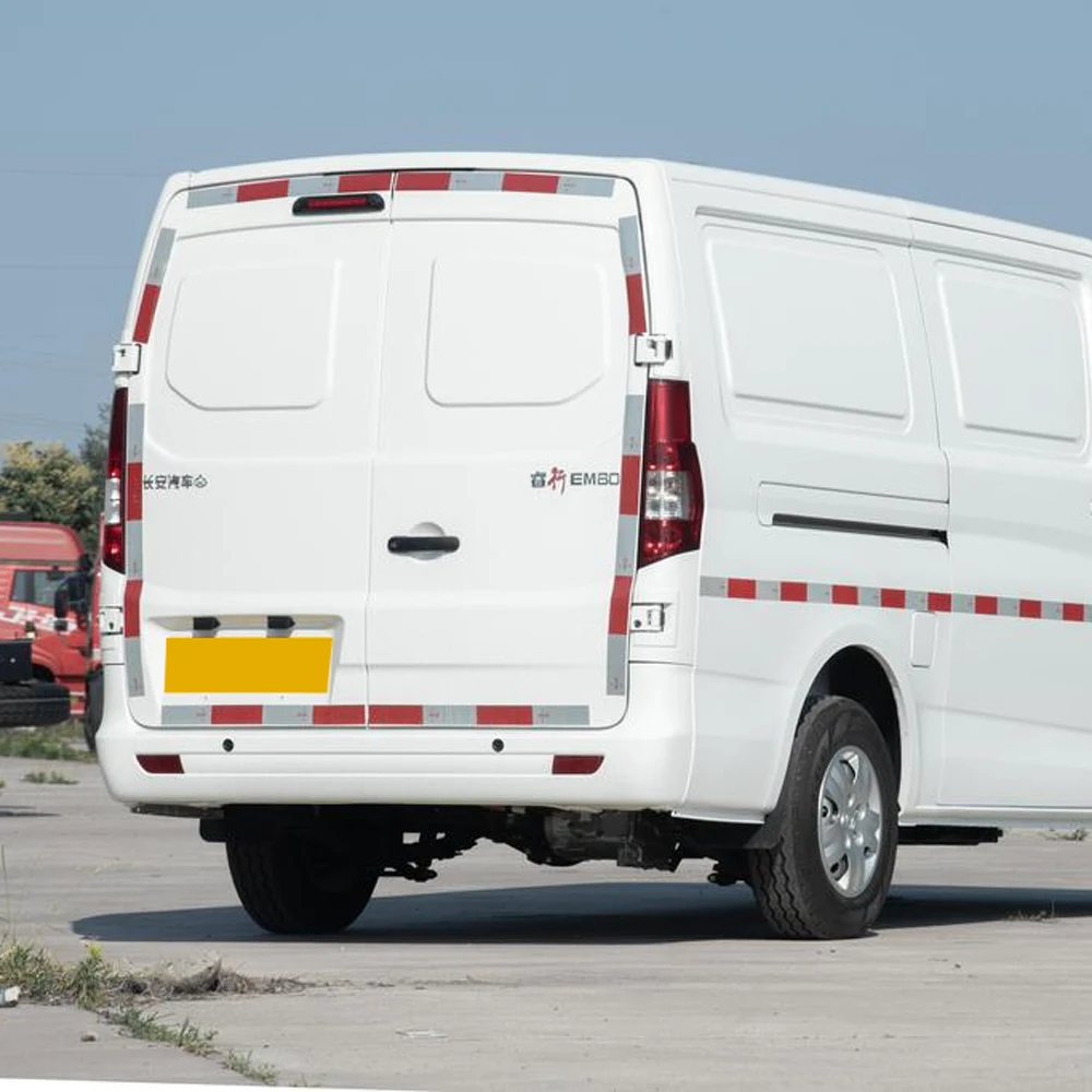 Мини-фургон Changan Ruixing EM80 2-местный грузовой мини-фургон мощностью 122 л.с.