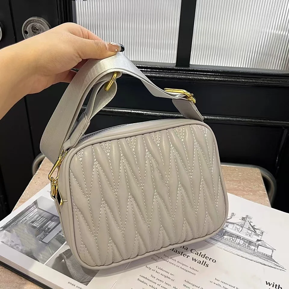 2024 new brand  Boston bowling bag  handbag fashion pleated square ladies crossbody bag Candy colors women`s shoulder bag luxury