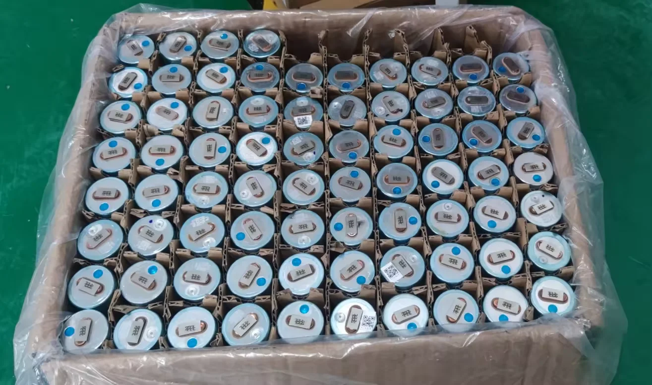 Cylindrical LFP 33140 32135 32138 15.5ah 15A lifepo4 3.2V 15ah IFR lithium battery cell Lifepo4 Battery li ion battery 12v 100ah