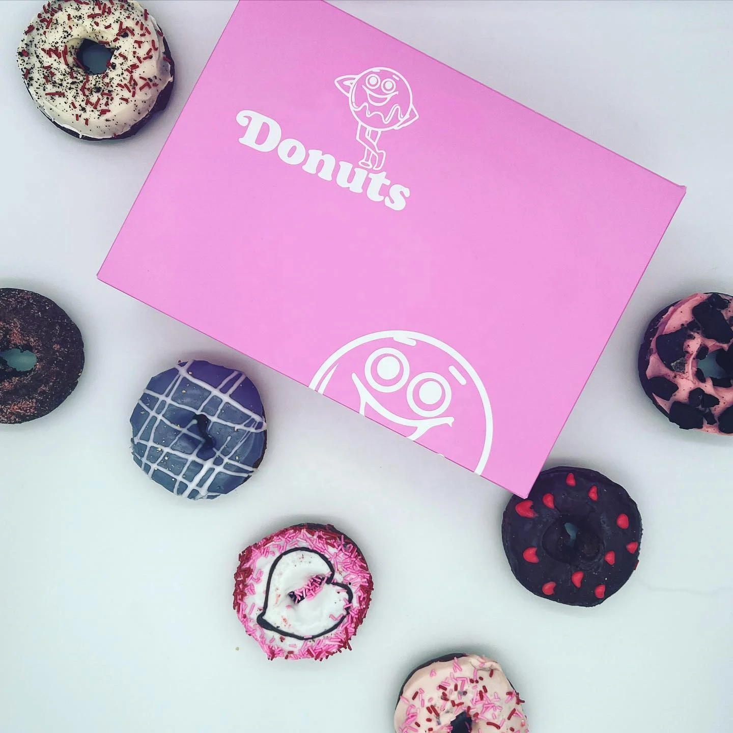 Custom Printed Luxury Sweet Pastry Dessert Mini Donuts Food Packaging Doughnut Box