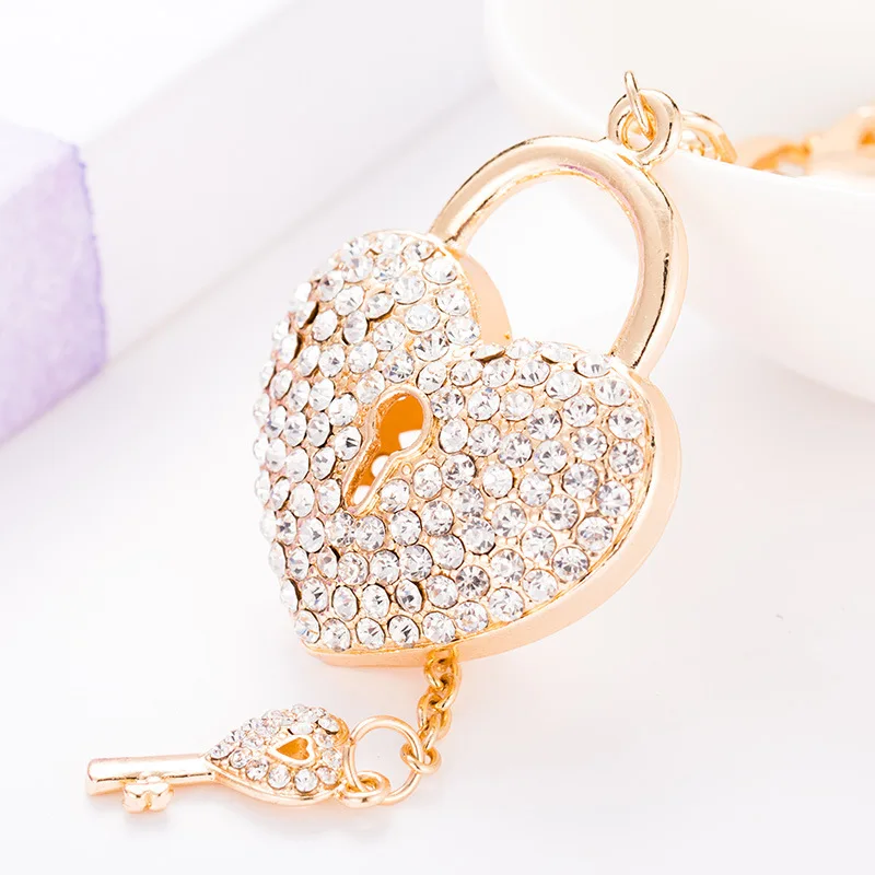 Trendy New Love Shaped Keychain Pendant Exquisite Rhinestone Heart Lock Keychain Bag Hanging Accessories Keyring Jewelry Gifts