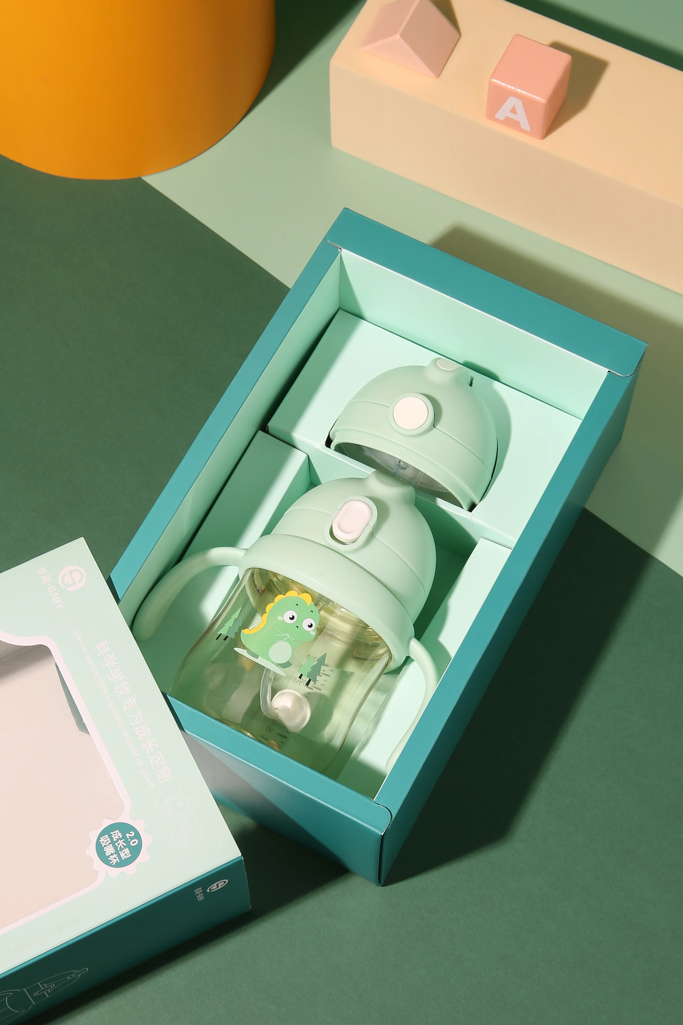 Custom Oem Bulk Light Portable Cute Tritan Bottle Toddler Baby Trainer Sip Sippy Cup With Straw For Kid