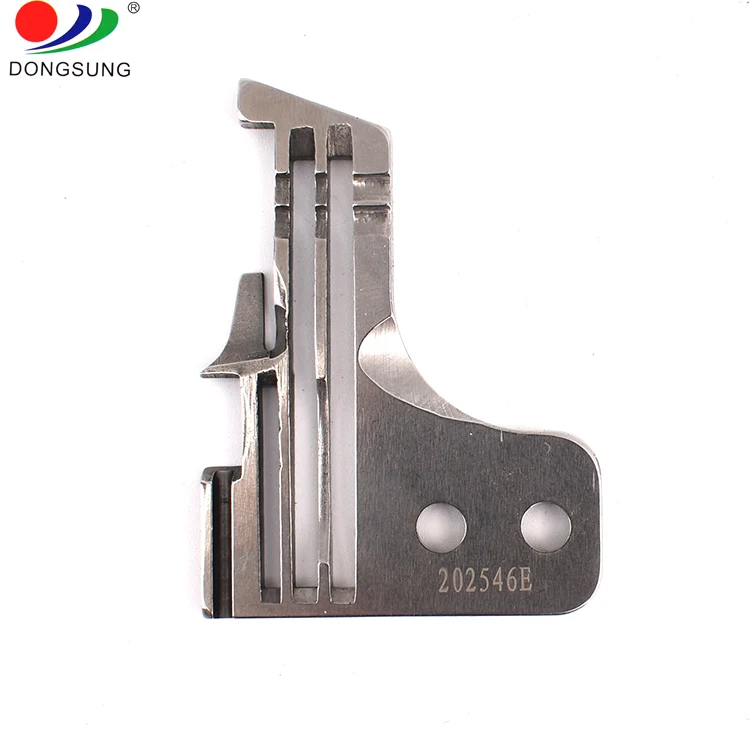 High quality Dongsung brand sewing machine parts needle plate for Pegasus M700 overlock sewing machine 202546E