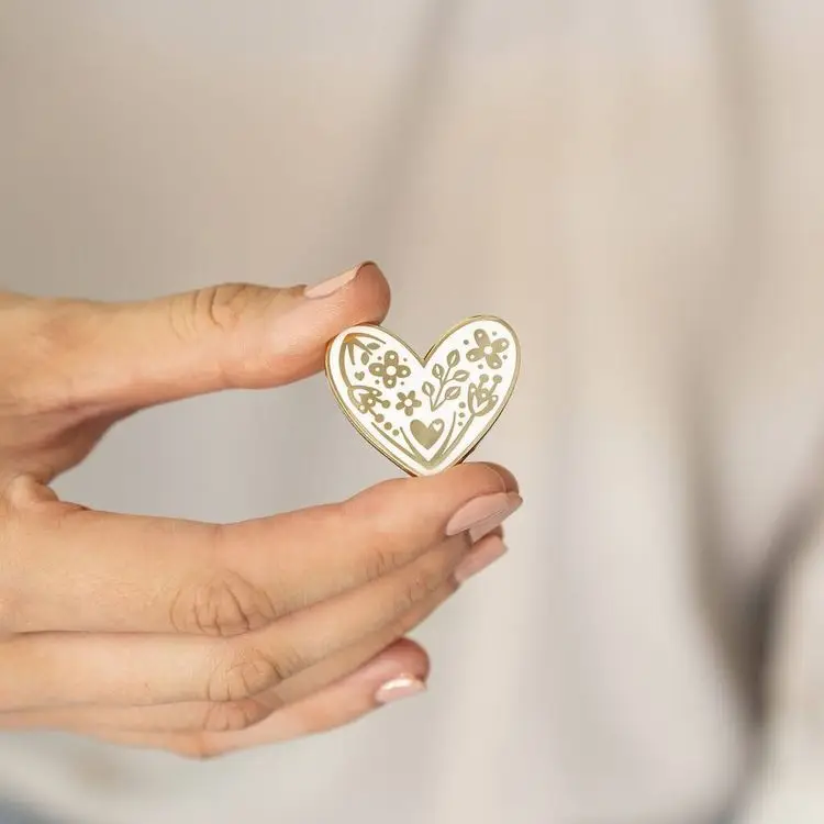 Hot Selling Competition Gift With Gems Custom Fashion Hard Enamel Of Cute Design Customized Hat Pins Lapel Pin