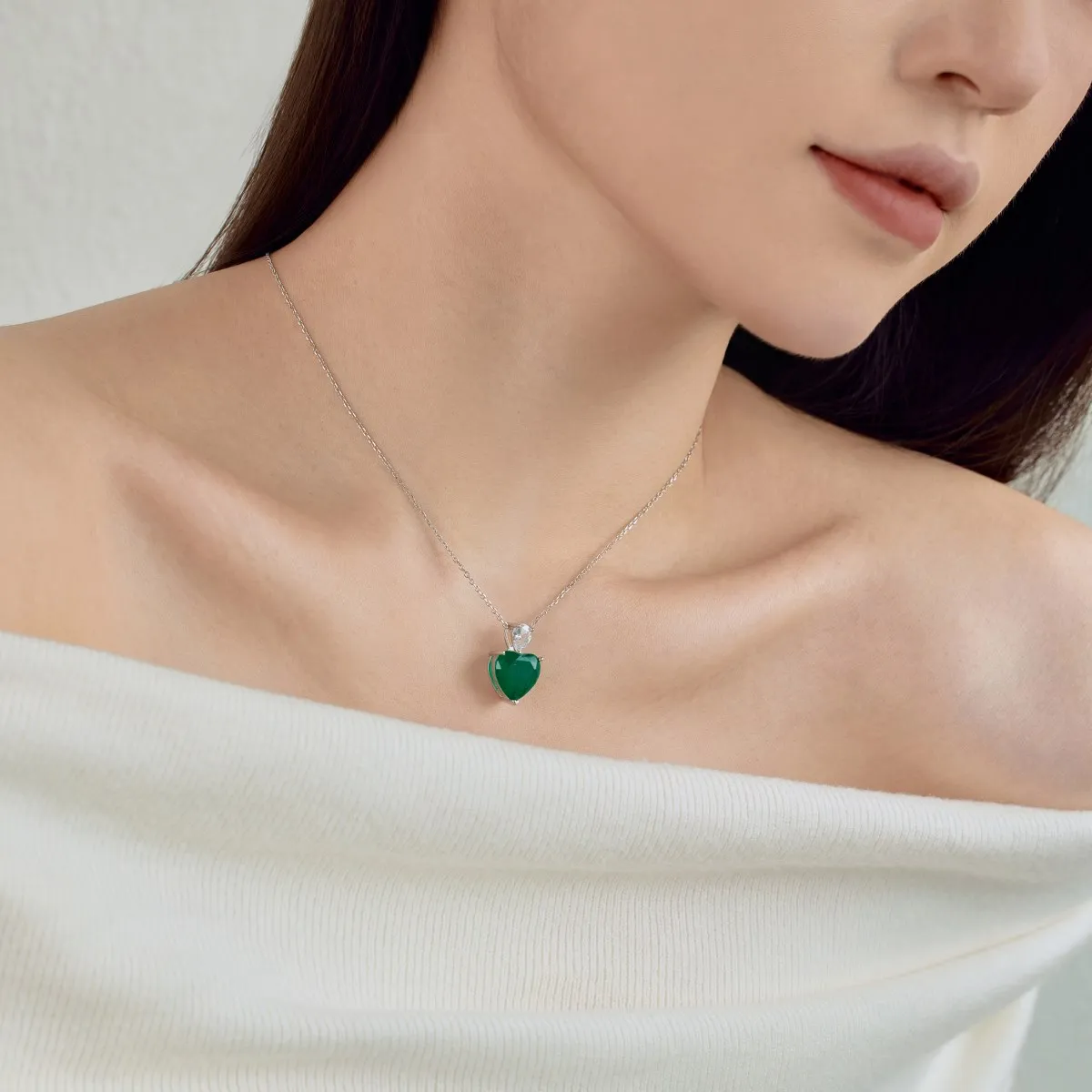Dylam Wholesale Jewelry S925 Silver Green Emerald Heart Necklaces For Women Big Cz Cubic Zircon Diamond Heart Pendant Necklace