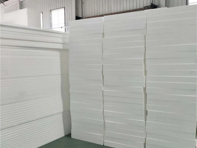 Производители производят строительную огнестойкую и устойчивую к давлению пенопластовую доску Eps