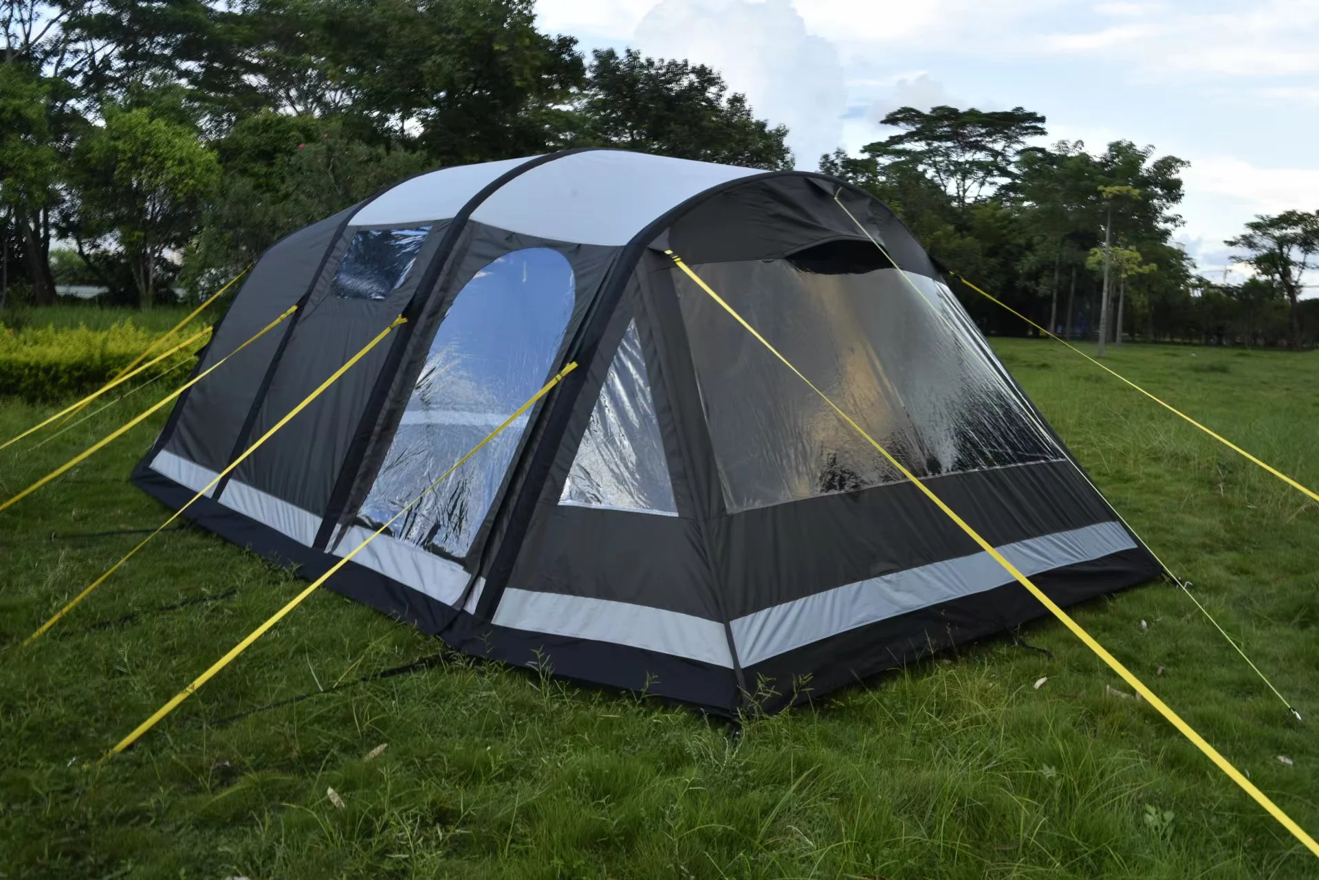 Silverline  Inflatable tent for 4 person tent bedroom with black coating
