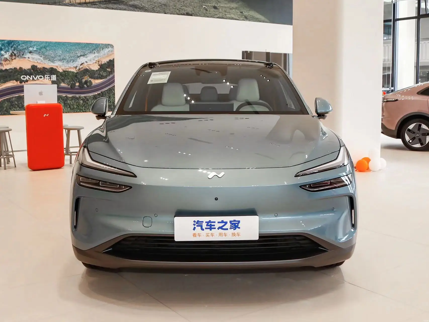 Cheap 2024 ONVO ledao auto L60 60kwh Electric car 5 door 5 seat medium size car new used cars  range 555km ONVO ledao auto L60