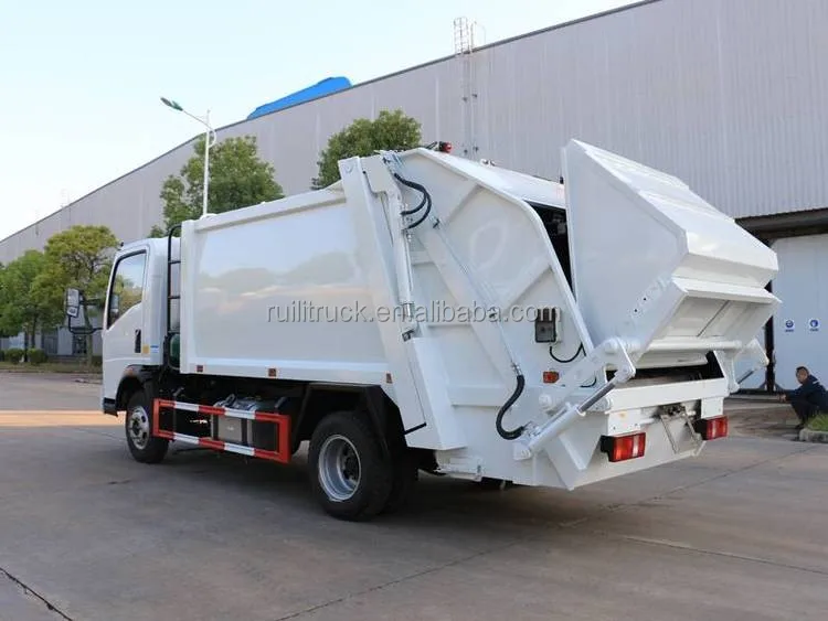 SINOTRUK 6m3 small garbage collecting truck refuse compactor truck for sale