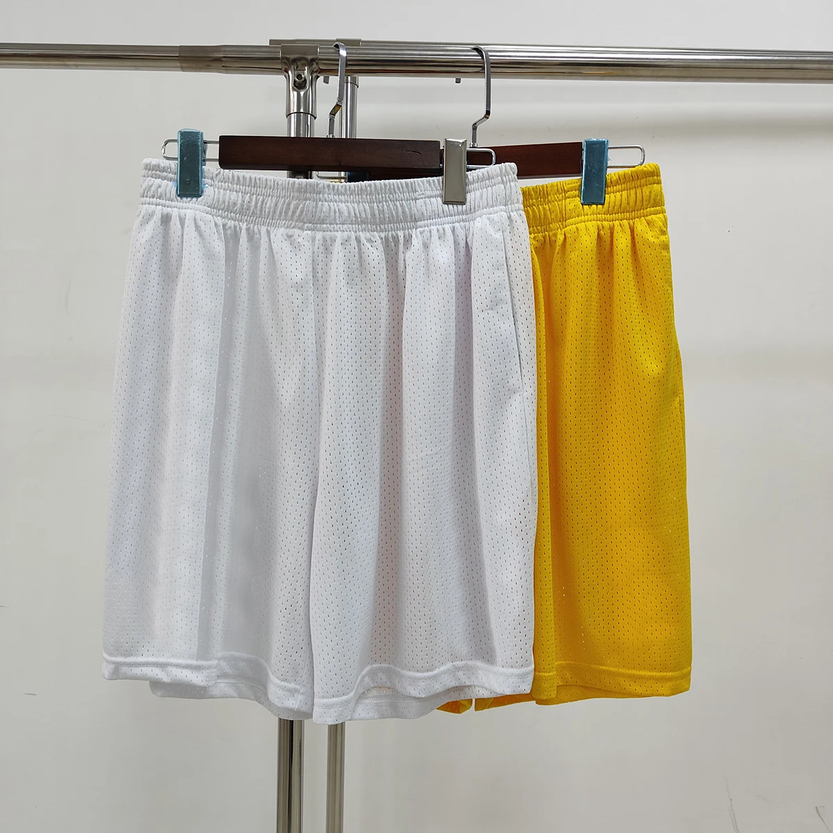 White Mesh Breathable Shorts Gym Shorts for Men Summer Running Women Gym Wear Shorts Custom Sweat  Workout Fitness Athletic