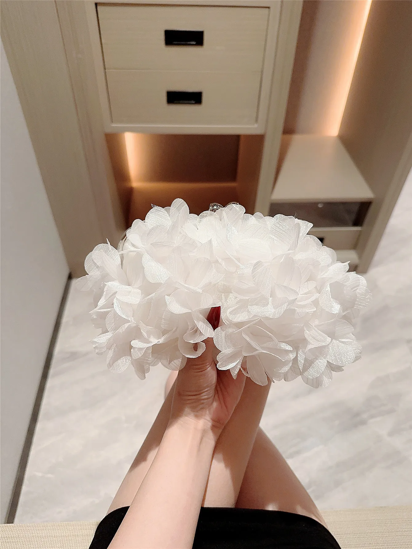 luxury women girl clutches stylish fairy white flower petal shaped satin evening chain bags for banquet