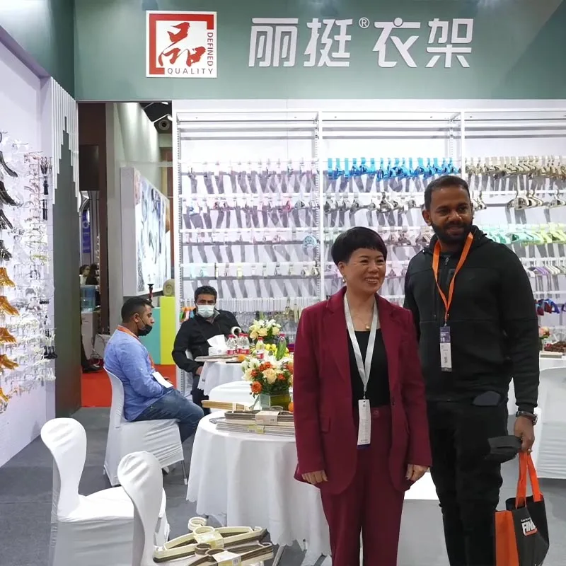 LEEKING Wholesale multi-function simple metal floor wardrobe Clothes shop stainless steel hanger