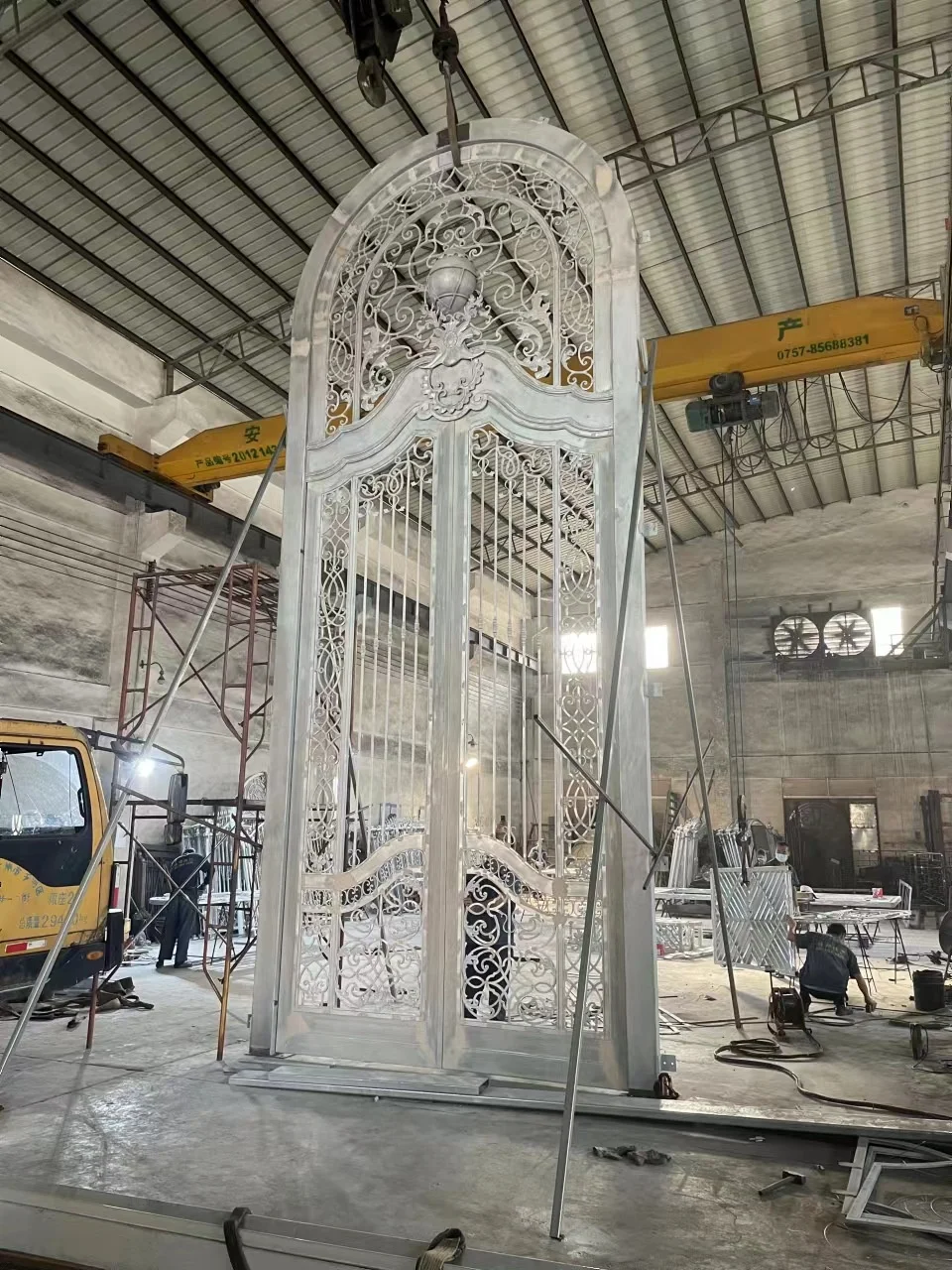 Hot Selling Wholesale Price Large Cast Iron Garden Door Design Safe Double Opening Glass Big Wrought Iron Villa Door