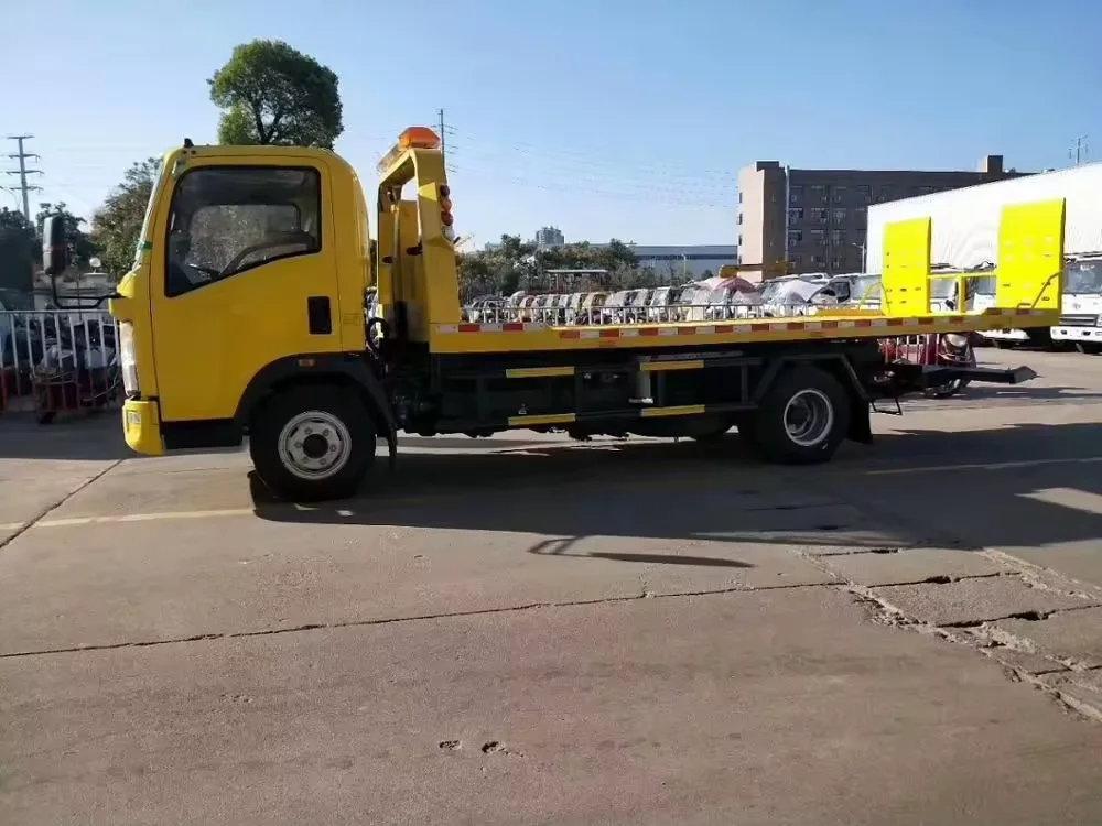 Sinotruk HOWO Brand Flatbed Wrecker Towing Truck 4x2 Road Rescue tow trucks wreckers for Sale