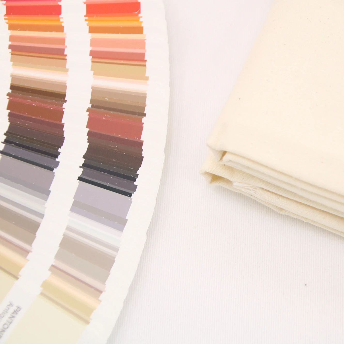 Low Moq Moisture Wicking Fabric Flowers For Clothing Vintage Fabrics For Wide Fabric Clothing