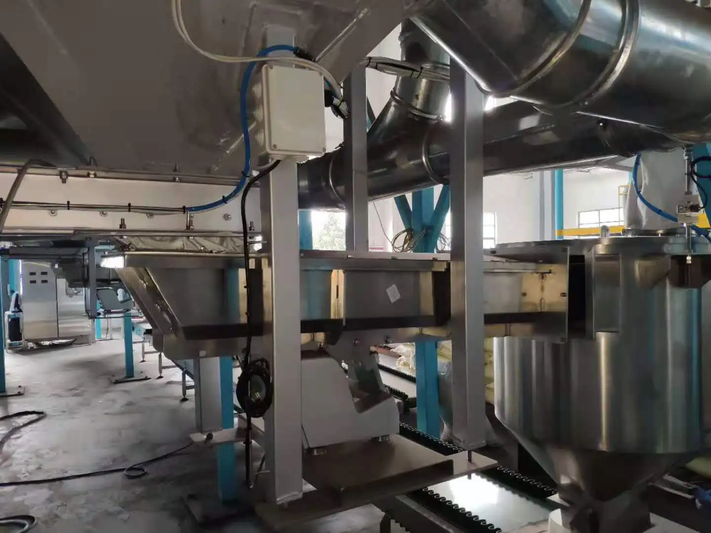 Unique High Precision High Capacity Evenly Feeding Vibratory Vibrating Feeder Design