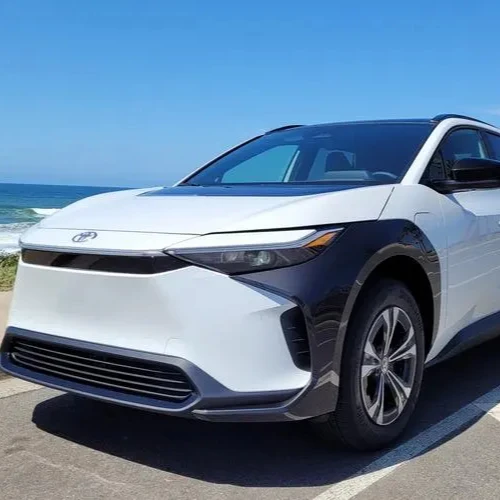 Новинка 2023 года автомобиль TOYOTA BZ4X с 4 колесами электромобили 2WD Toyota Uniland 615 км Электромобиль SUV
