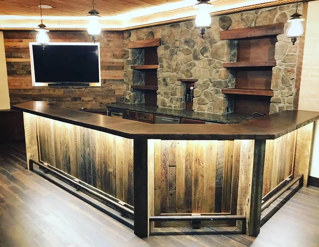Solid Wood Timber Vintage Home Bar Counter Design Basement Bar Counter Cavemen Bar Counter For Sale