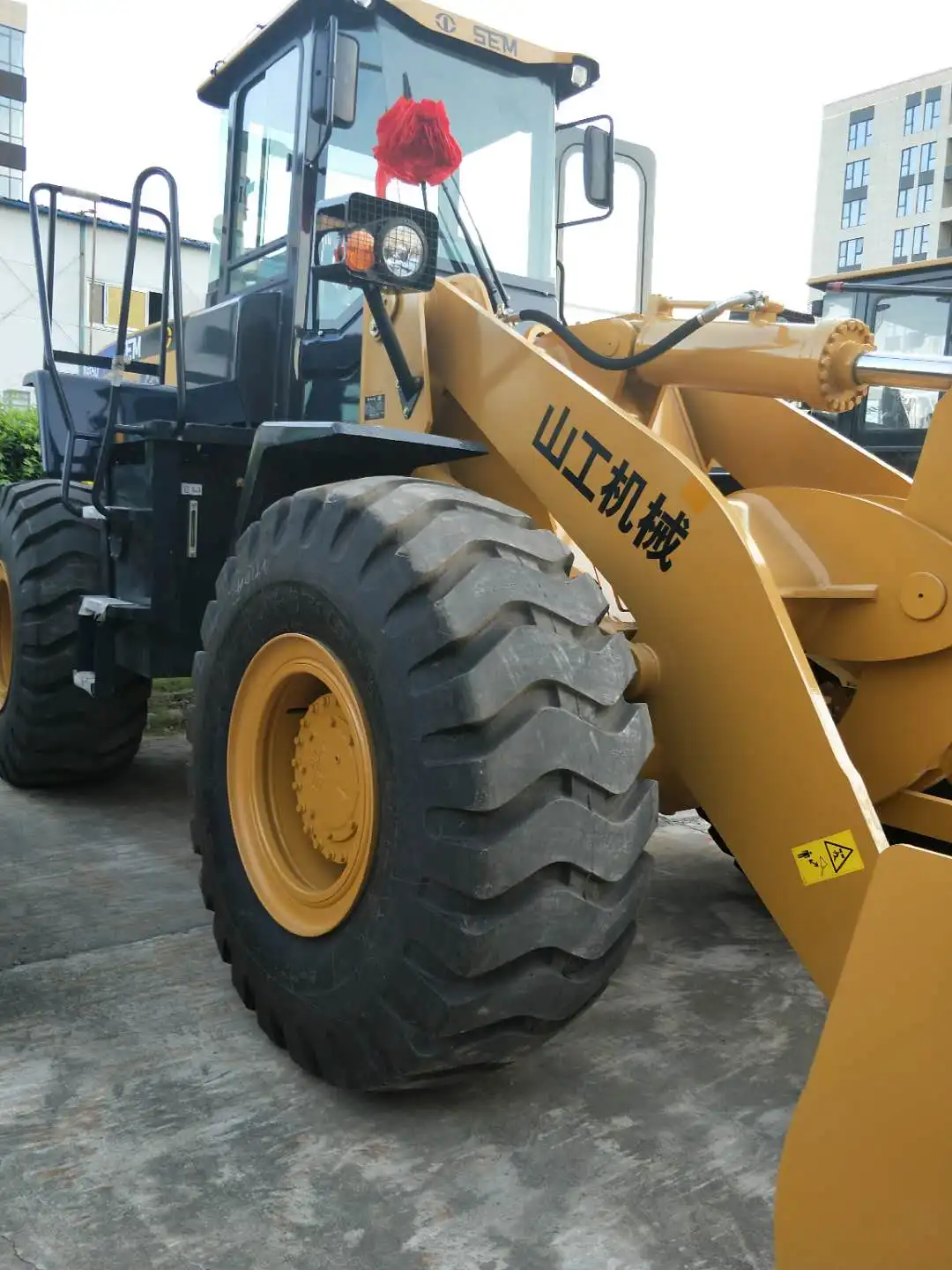 Самая низкая цена на 655d колесный погрузчик Heavy Duty 5 тонн Колесный