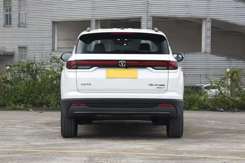 2023 Changan CS35 Plus SUV 1.4T 160hp DCT New 200km/h Turbo Engine Left Steering Leather Seats Euro VI Multi-Function Price