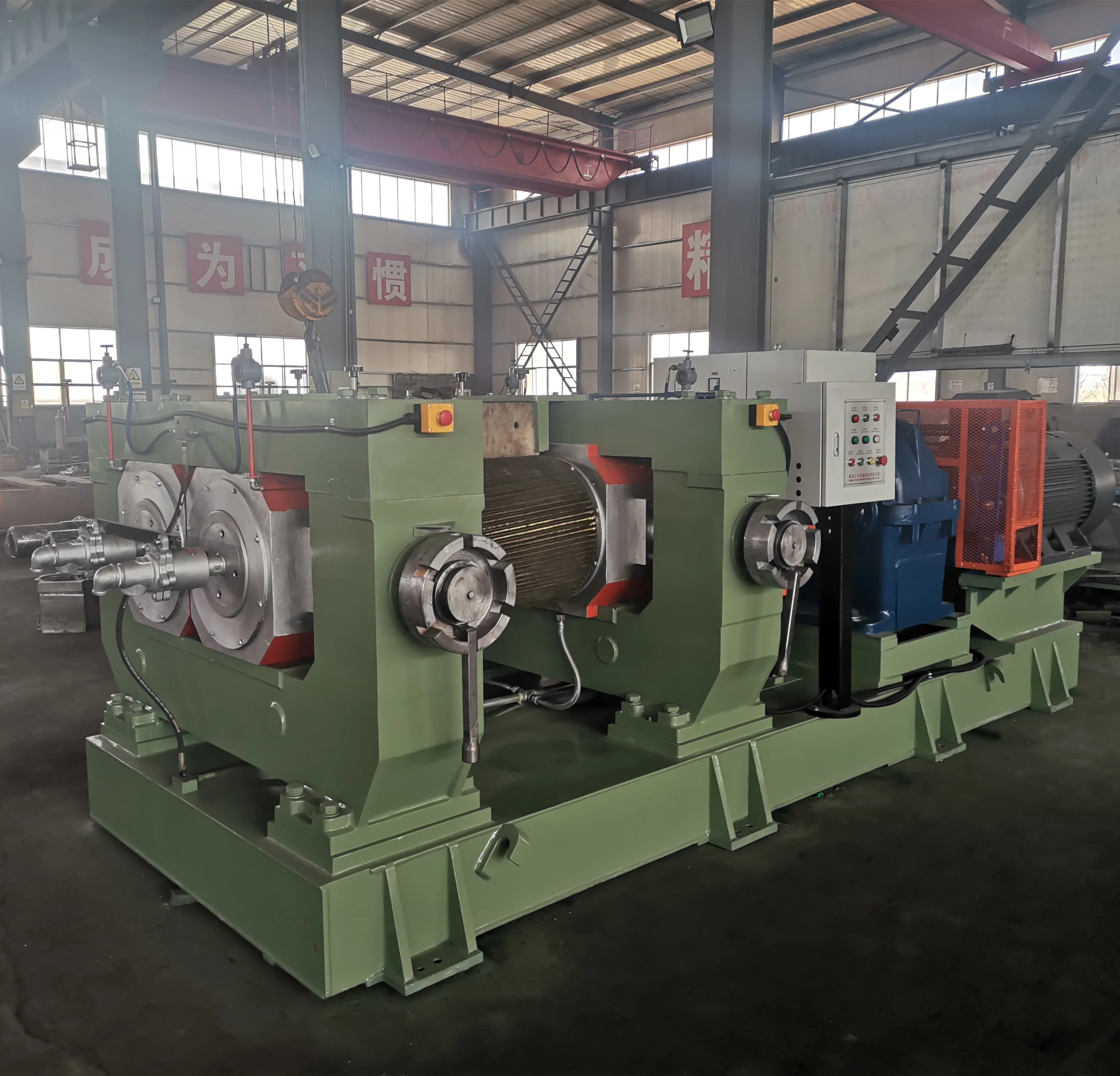 Waste Tires Crushing and Granulating Machine