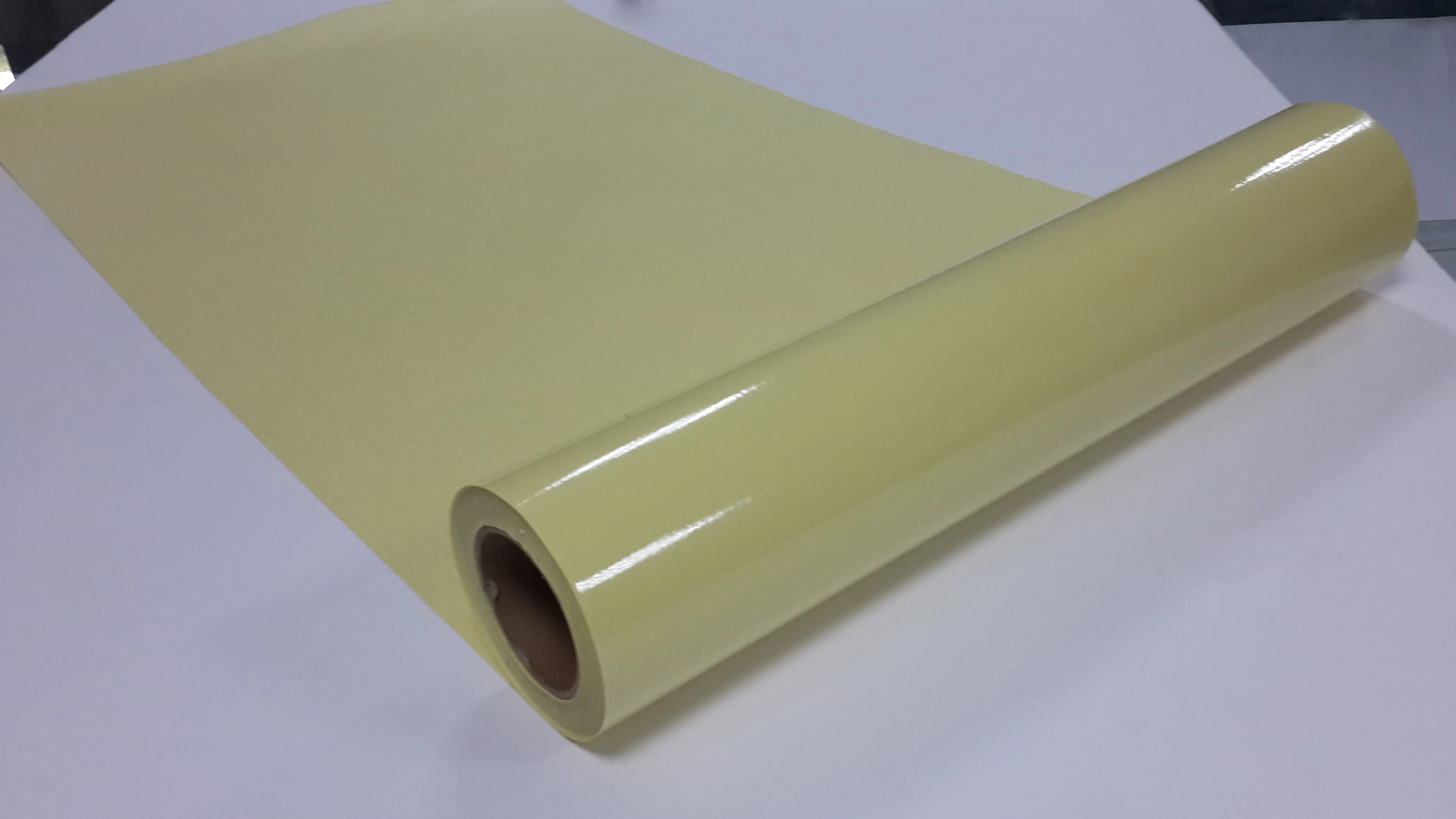Glossy/Matte Economic Decorative Super Transparent 80micro 100g Yellow Release Paper Cold Laminated Film