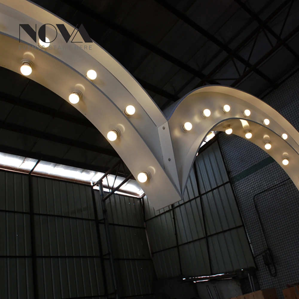 2019 iron heart garden arch/ wedding party Gate with flower stand