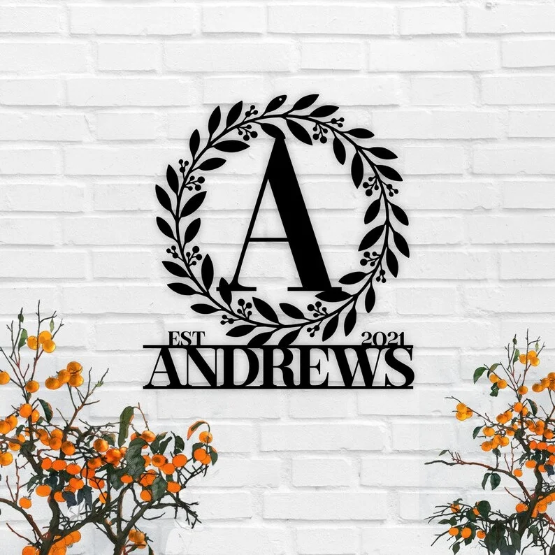 Custom A-Z 26 Initial Letters Wreath Metal Iron Crafts Personalized Name Logo Crafts Housewarming Gift Letter Wall Decoration