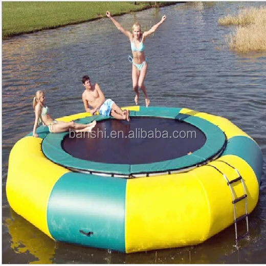 
Summer outdoor durable inflatable floating water trampoline for water games. 