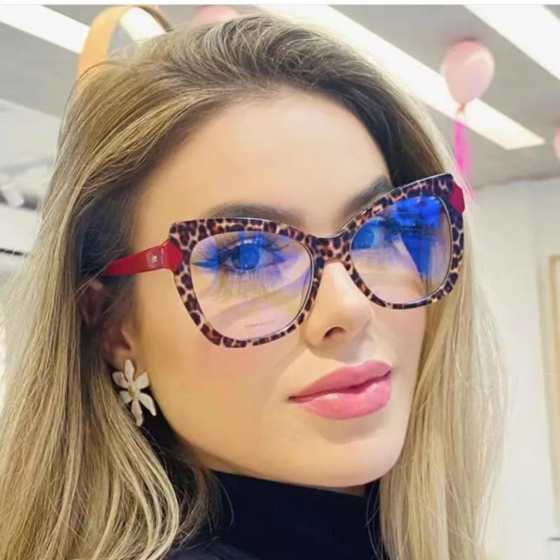 Женские винтажные очки в оправе