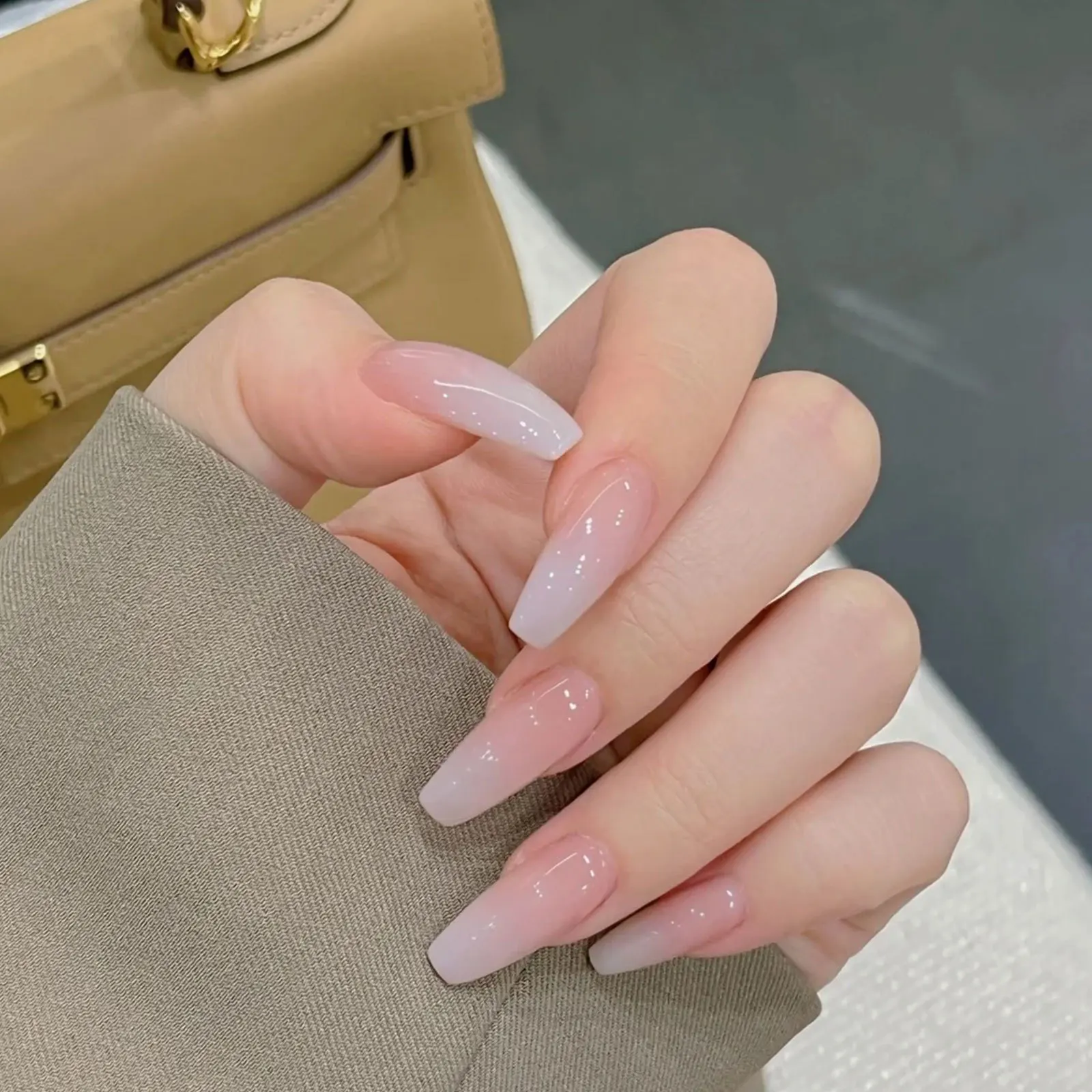 2022 Popular colors gel nail egg white clear milk universal smudge honey girl bulk uv gel nail