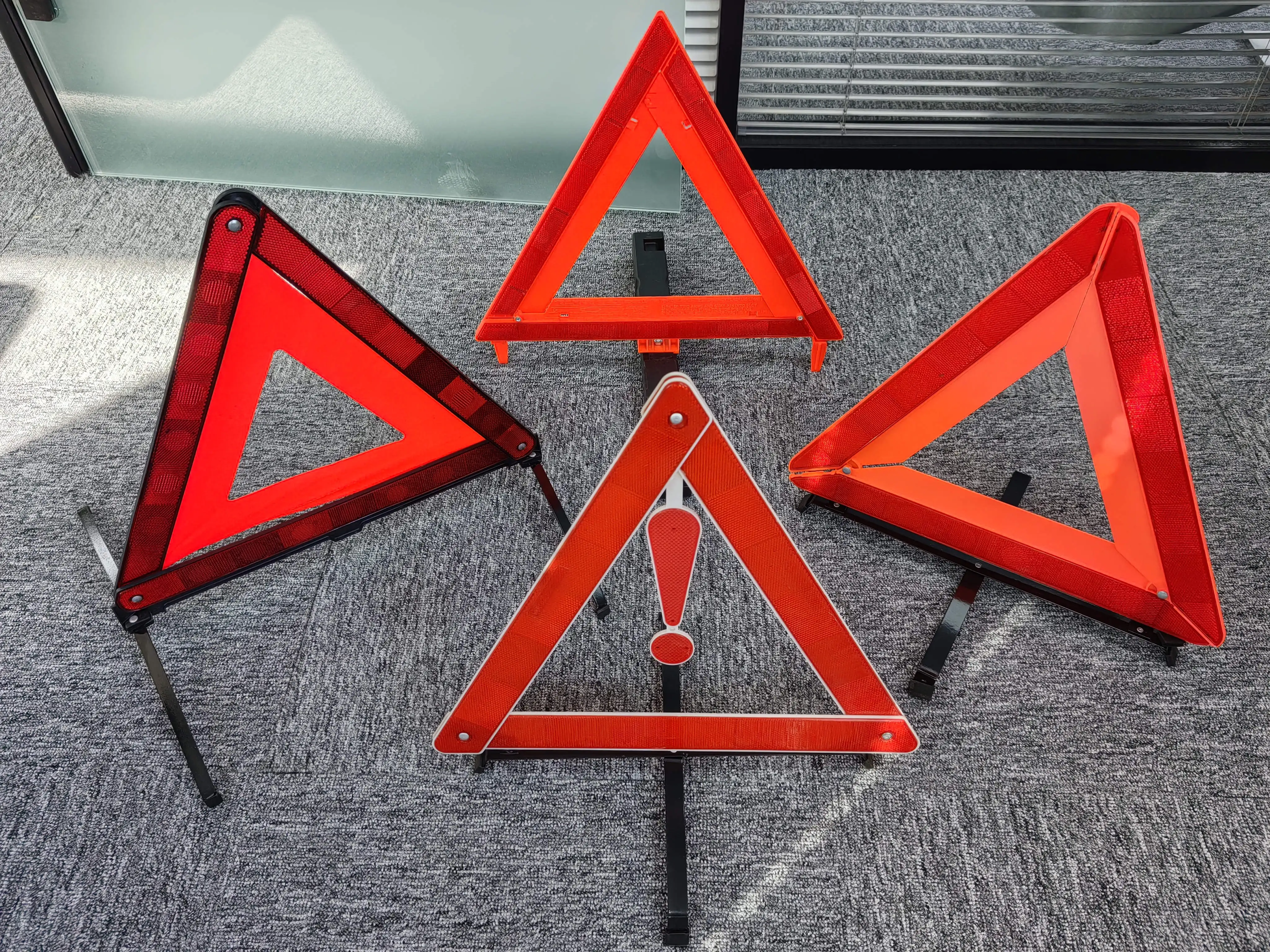 Traffic safety reflector car emergency tools warning triangle foldable hot sale warning triangle traffic sign
