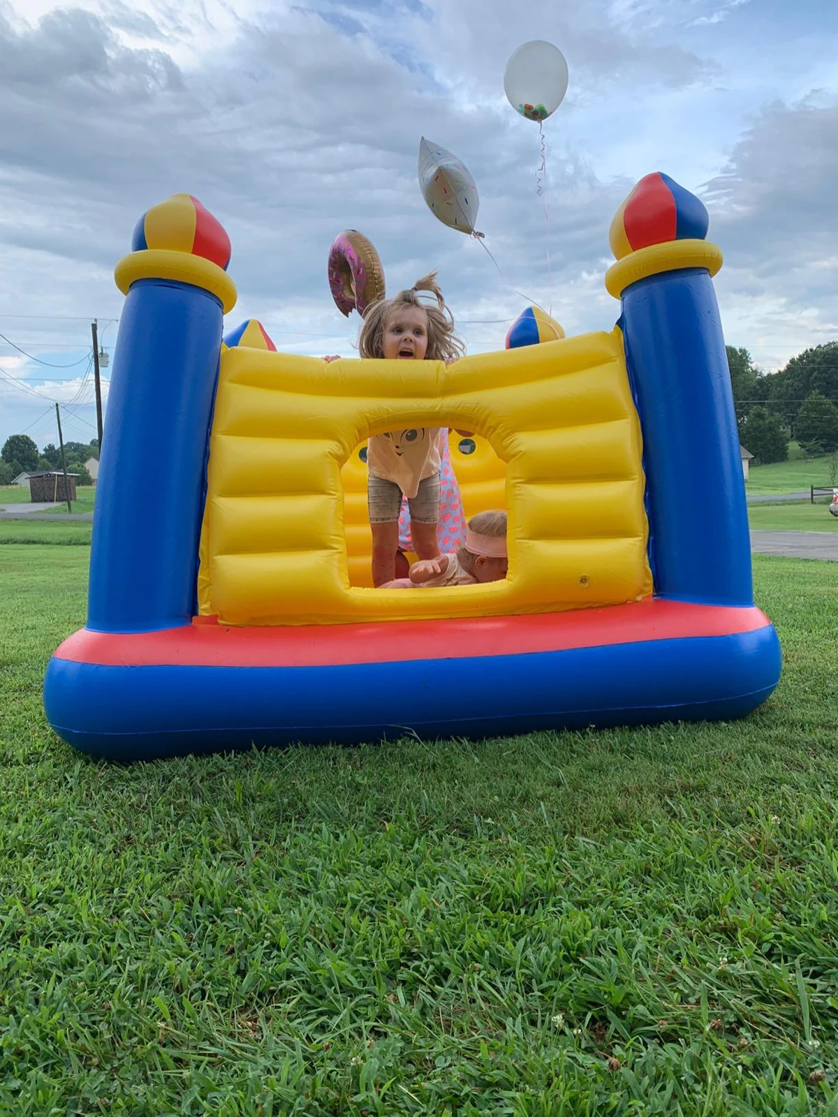 INTEX 48259 IndoorToddlers Inflatable Castle Jumping Toy House