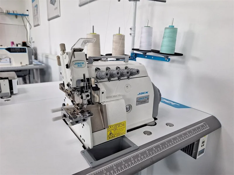 Brand New Jack 797DI Small Arm 4 Thread Overlock Sewing Machine 797 Sewing Boxer Shorts Elastic Band Underwear