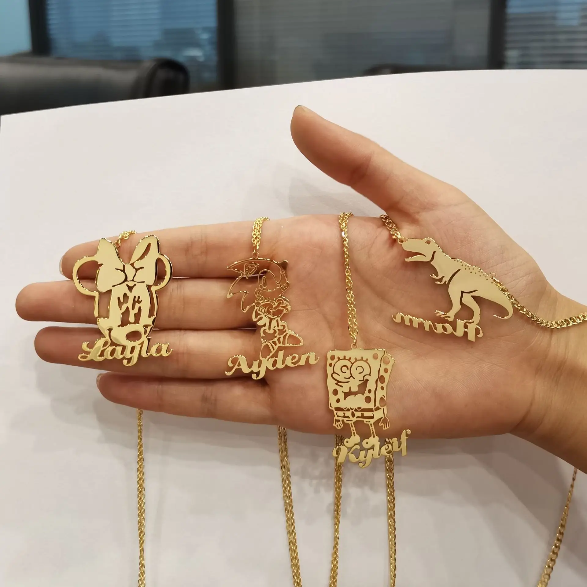 Luxury Fashion Real Gold 14K 18K Jewelry Ladies Chain Custom Signature Kids Name Cartoon Necklace Picture