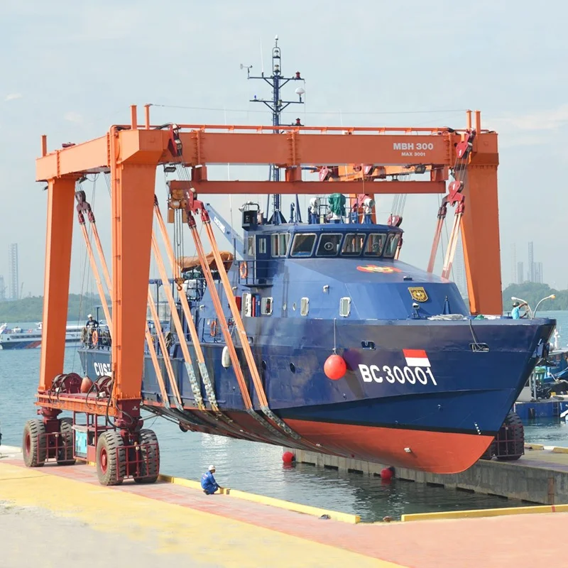 Marine travel lift boat lifting cranes 500 ton 80 ton 45.5 ton mobile boat hoist travel lift price