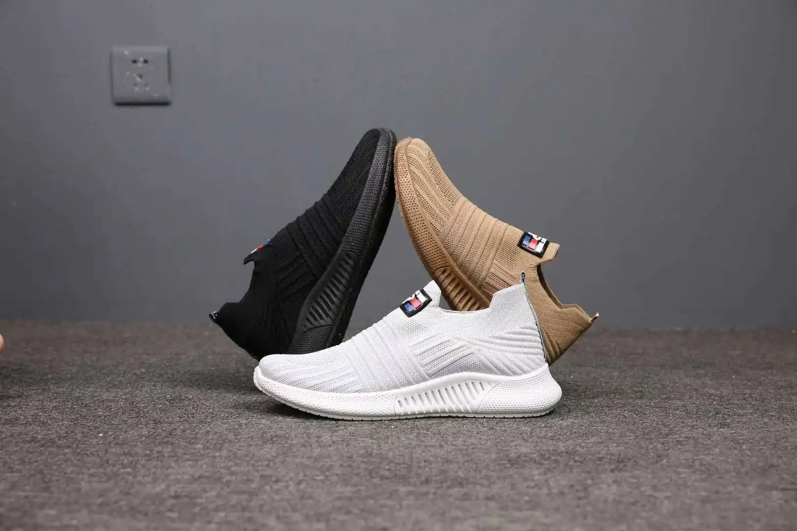 2020 New design cheapest  popular  men  sport shoes   casual shoes sport sneakers