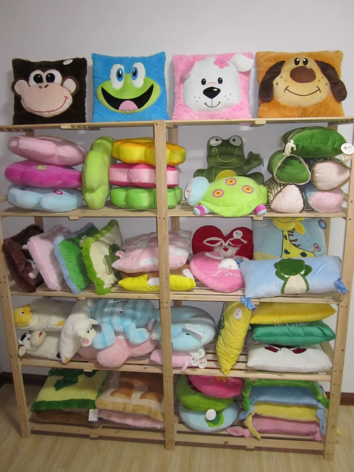 JM8086 Plush Frog U-Shape Neck Pillow