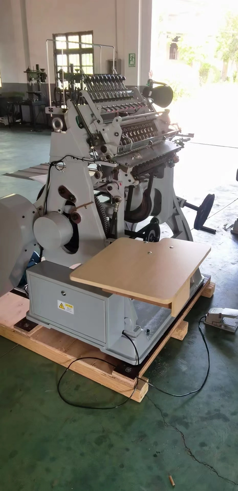 SG-01A полуавтоматическая швейная машина для книг