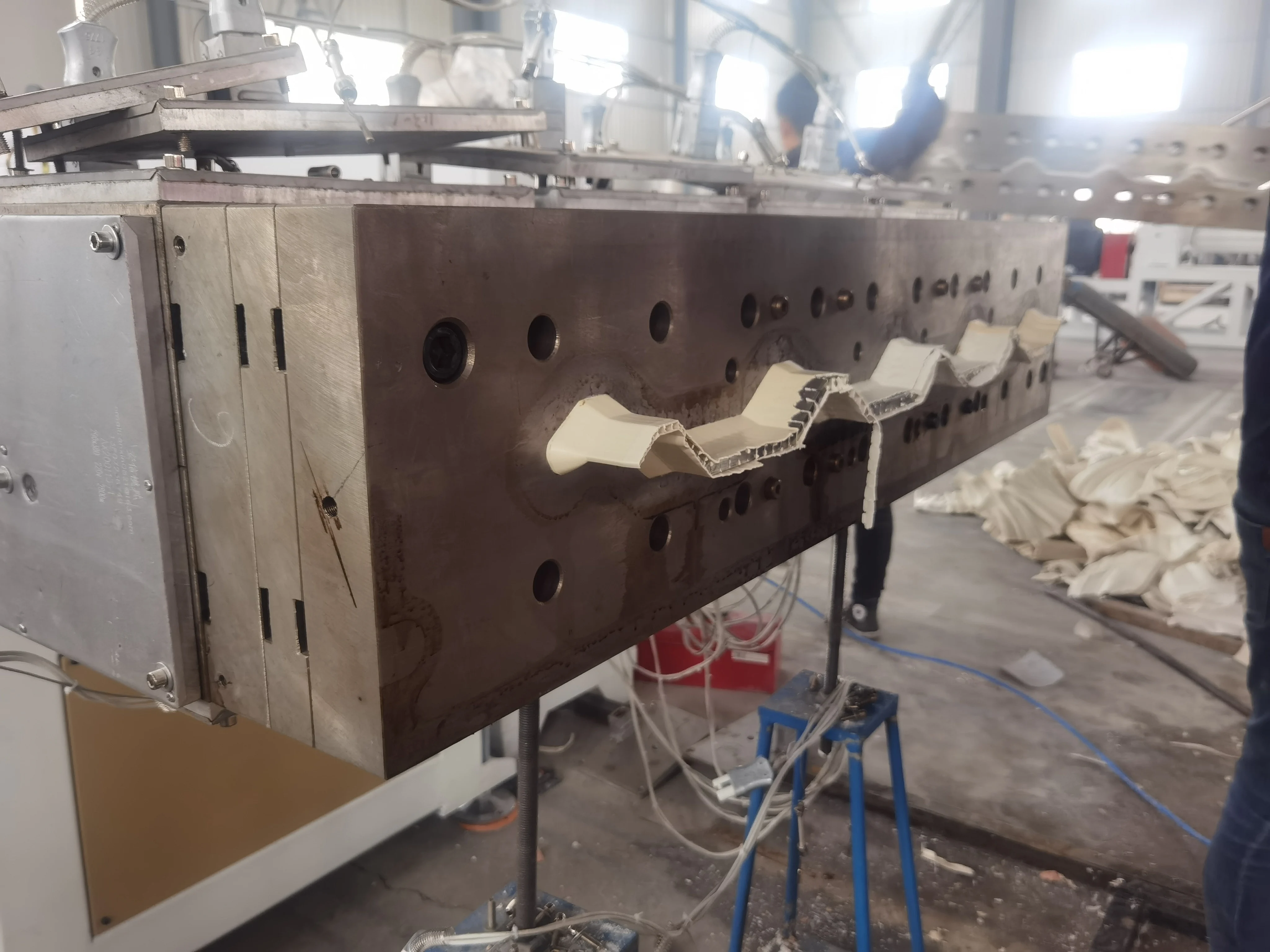 PVC PC Plastic Corrugated Composite  Board Sheet Transparent Or Color Plate Plastic Extruder Machine