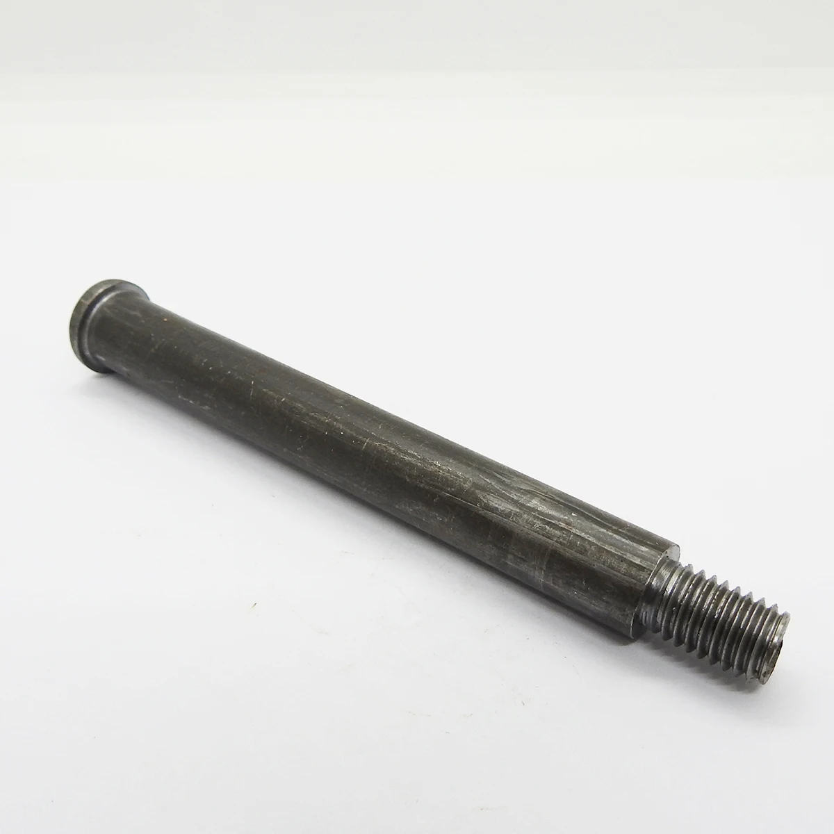 Non-standard, irregular shaped, long screws made of iron or stainless steel, forged through cold forming process