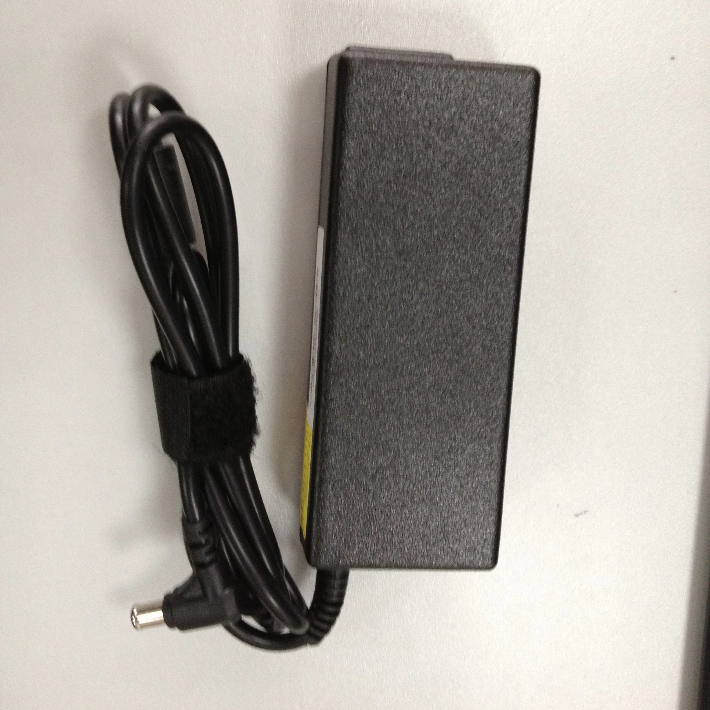 19.5V 4.7A 90W AC Adapter laptop charger for sony vaio Series VGP-AC19V32, VGP-AC19V35, VGP-AC19V41, VGP-AC19V51